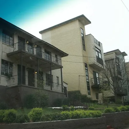 Manor At Ormond Hotel
